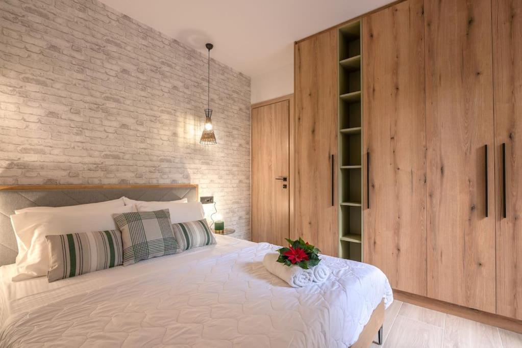 Yro Apartment Chrissi Akti Chania Exterior foto