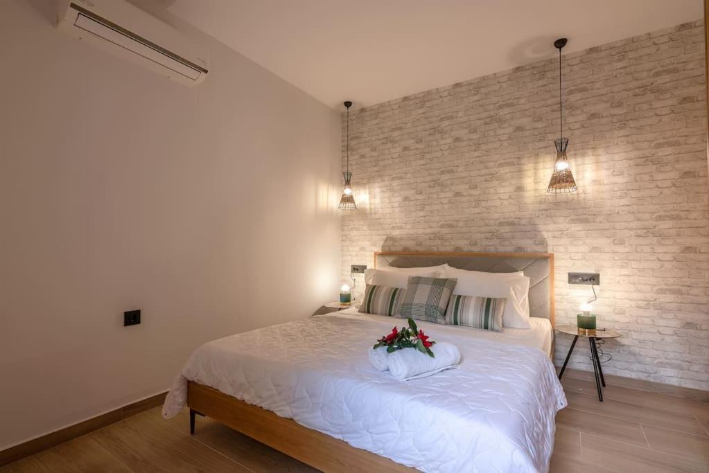Yro Apartment Chrissi Akti Chania Exterior foto
