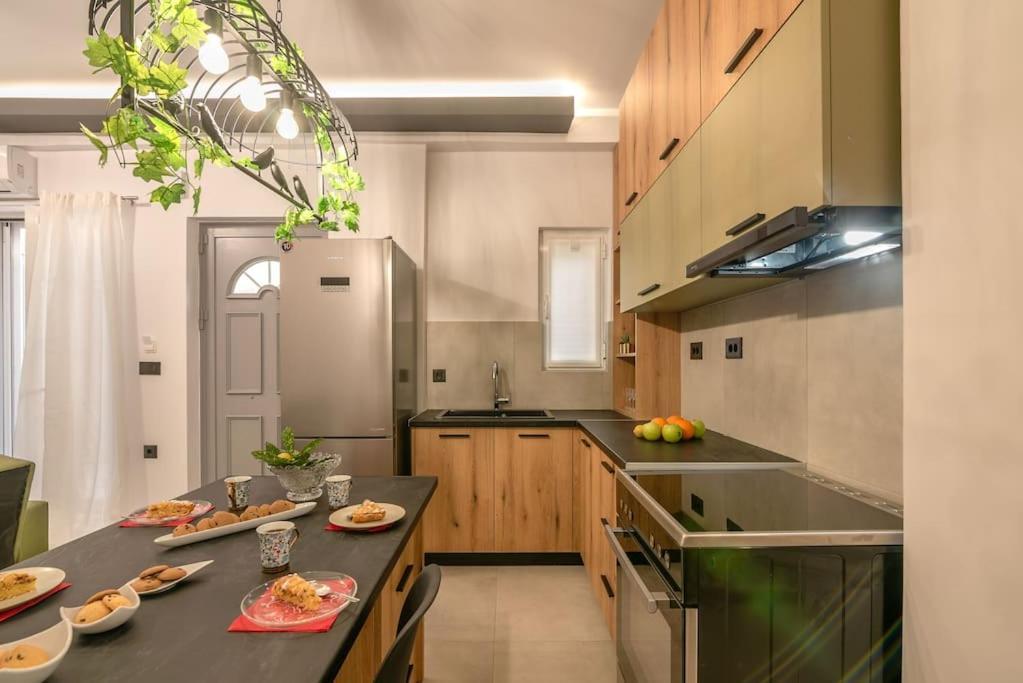 Yro Apartment Chrissi Akti Chania Exterior foto