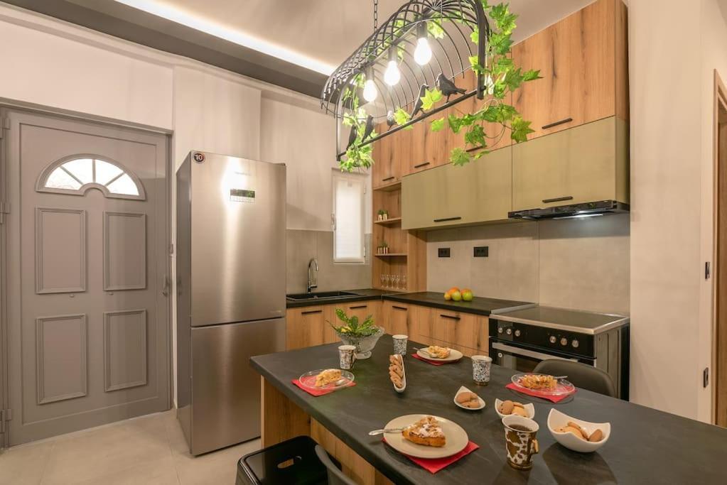 Yro Apartment Chrissi Akti Chania Exterior foto