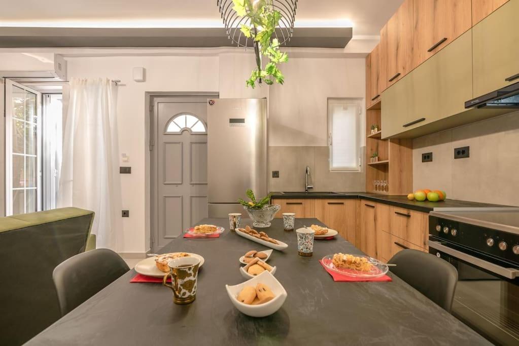 Yro Apartment Chrissi Akti Chania Exterior foto
